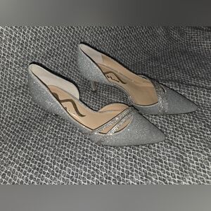 Women's Nina Silver Glitter Rhinestone Kitten Heels, Pointed Toe, Slip On, Sz 6